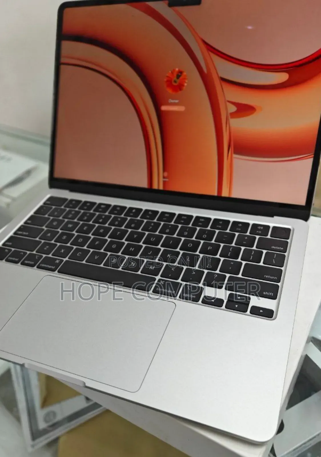 New Laptop Apple MacBook Air 2022 M2 8GB Apple M2 SSD 256GB