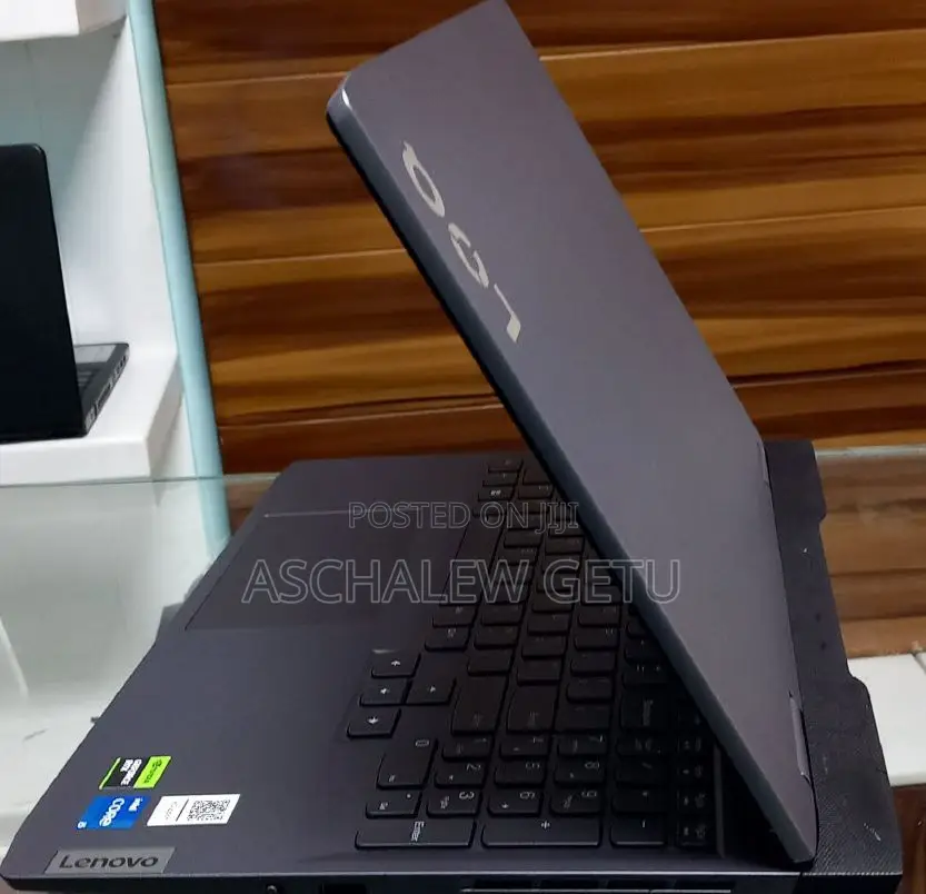 New Laptop Lenovo LOQ 15IRH8 16GB Intel Core I5 SSD 512GB