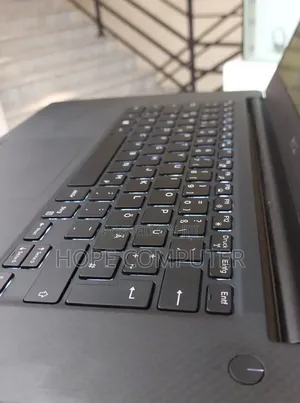 New Laptop Dell Precision 15 3520 16GB Intel Core I7 SSD 512GB