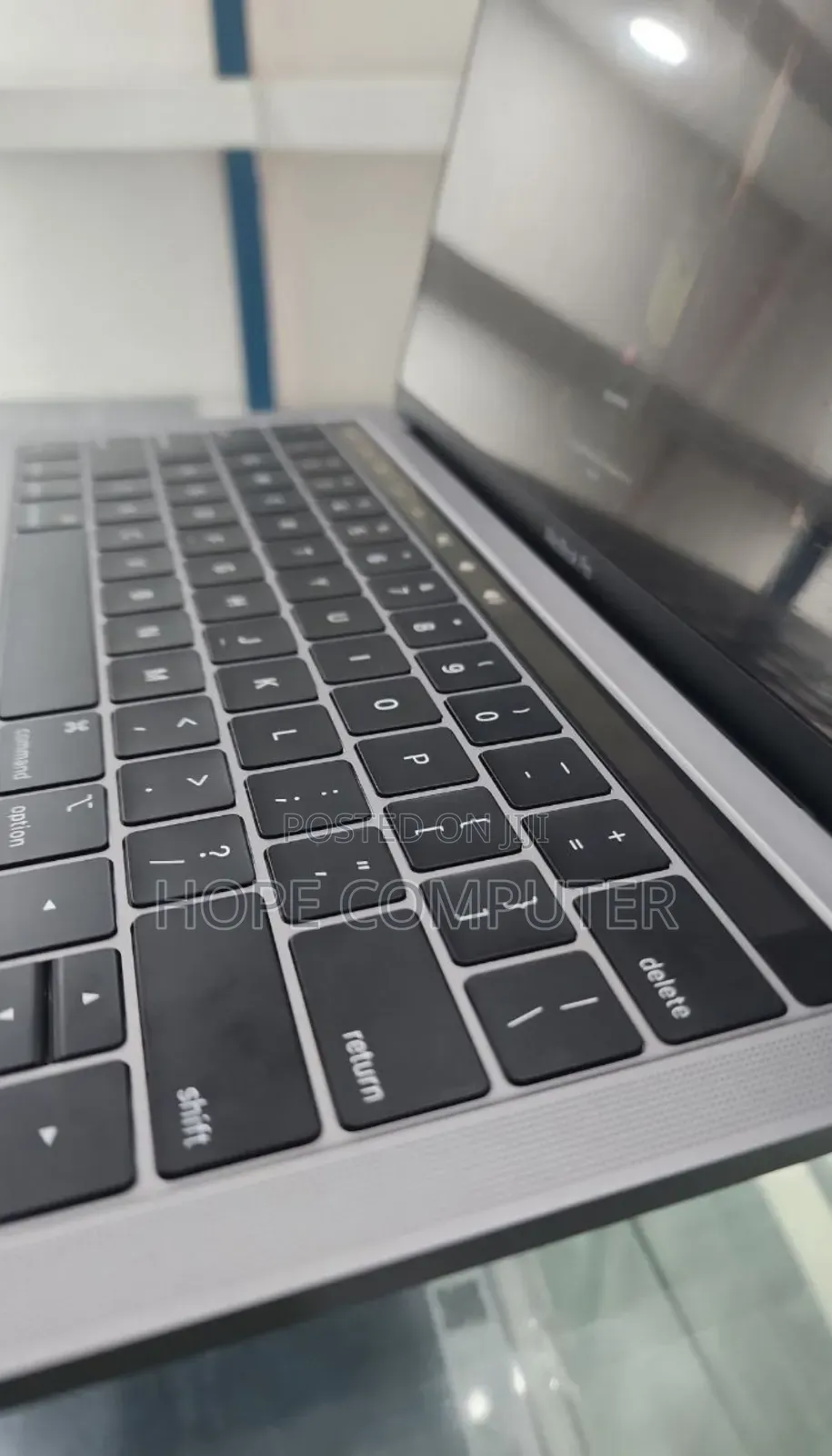 New Laptop Apple MacBook Pro 2019 8GB Intel Core I5 SSD 128GB