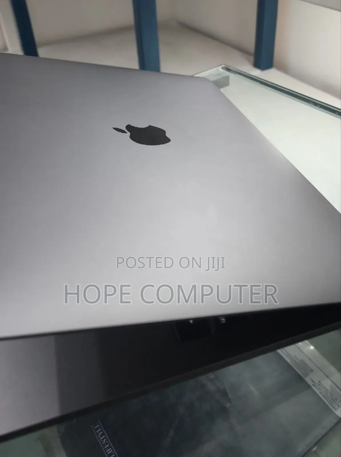 New Laptop Apple MacBook Pro 2019 8GB Intel Core I5 SSD 128GB