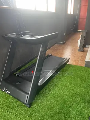 Photo - New Adidas T23 የቤት መሮጫ ማሽን