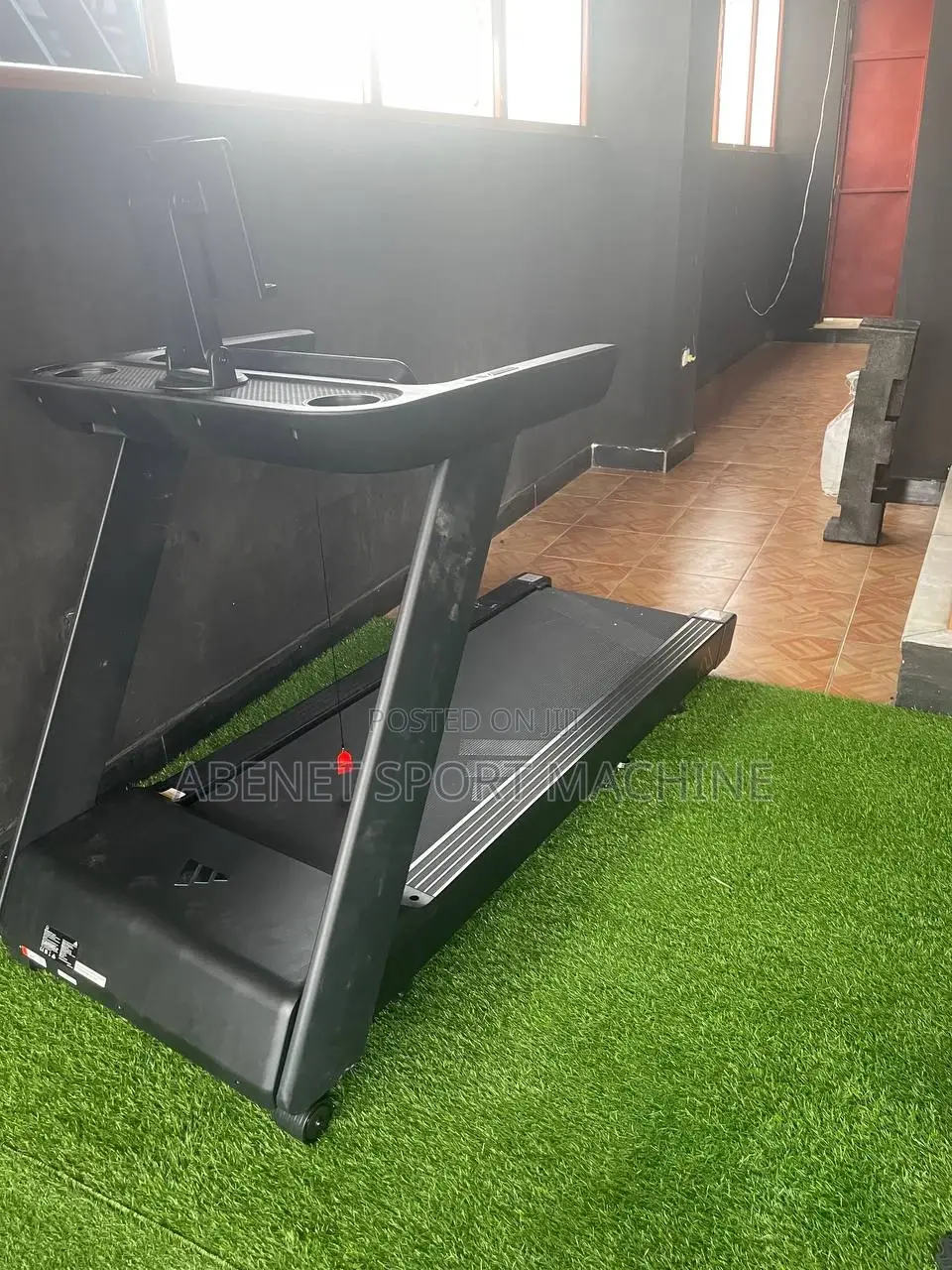 New Adidas T23 የቤት መሮጫ ማሽን