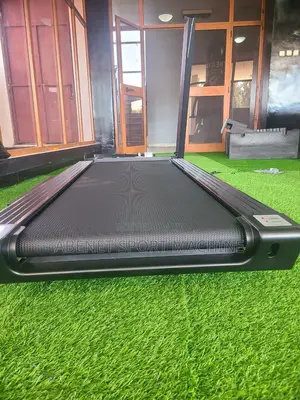 በቤቶ ስፖርት የሚሰሩበት ዘመናዊ Adidas T23 የመሮጫ ማሽን