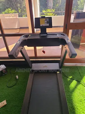 በቤቶ ጤንነቶን የሚጠብቁበት ዘመናዊ Adidas T23 የመሮጫ ማሽን