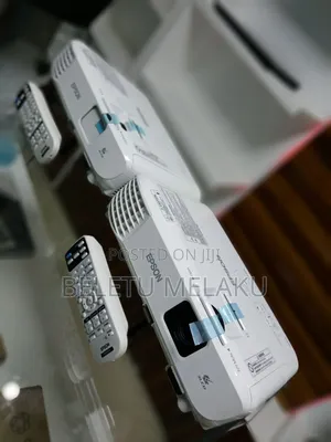 Photo - Epson Projector With Bag Remote