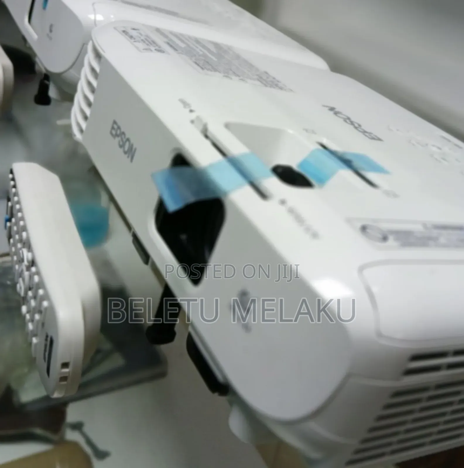 Epson Projector With Bag Remote