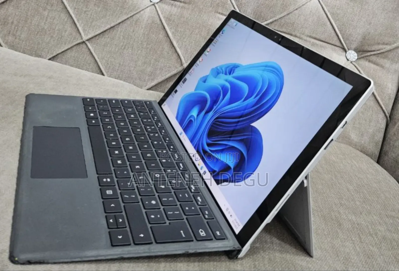 New Laptop Microsoft Surface Pro 4 8GB Intel Core I7 SSD 256GB