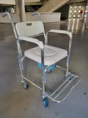 Photo - Waterproof Rolling Over Toilet Chair¦¬Commode Chair𤳙፫toilet