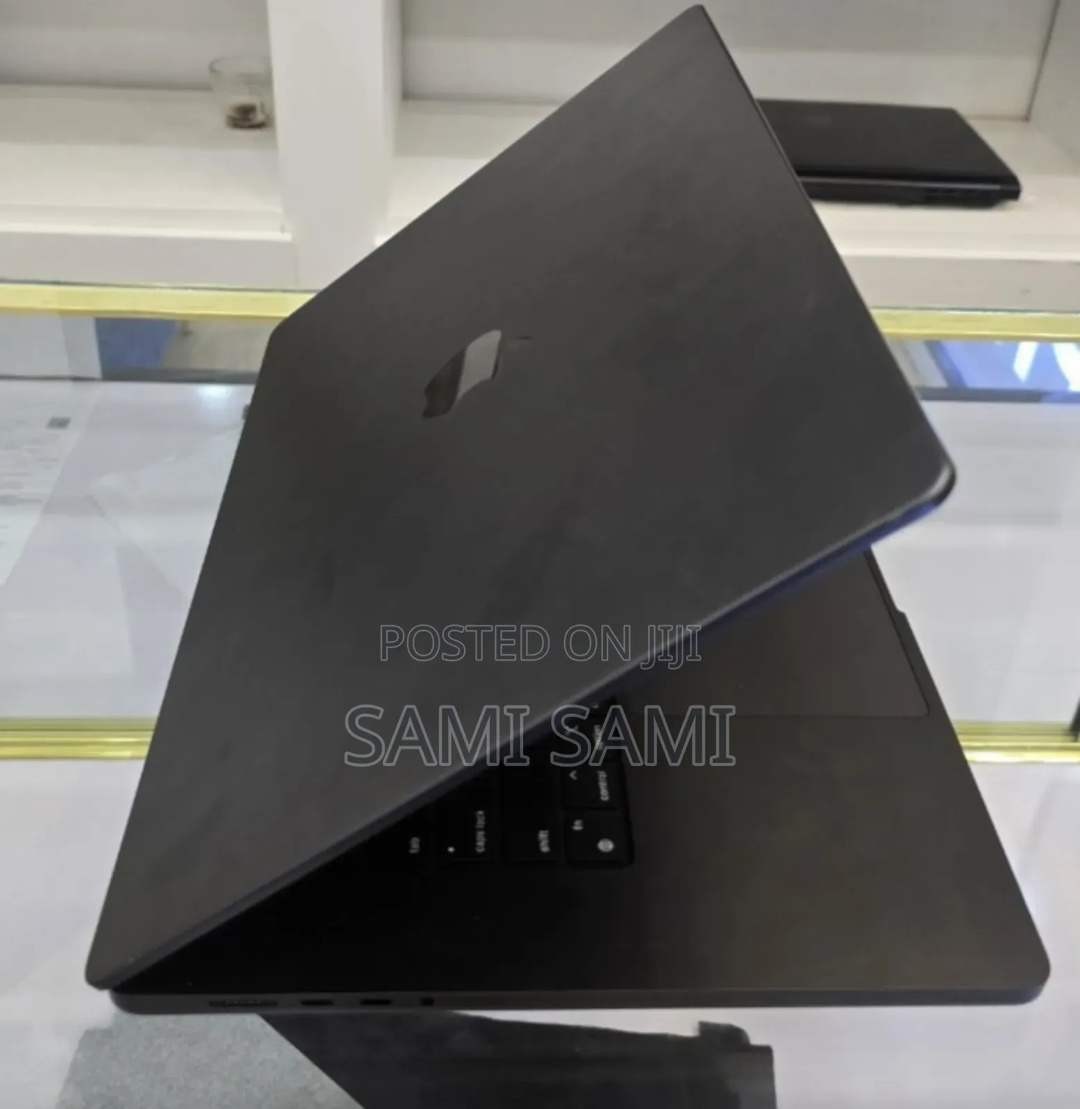 New Apple MacBook Pro 2023 M3 Max 16-Inch 18GB Intel Core M3 SSD 512GB