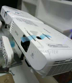 Photo - Epson Eb-S05 Have Remote and Bag With Discount