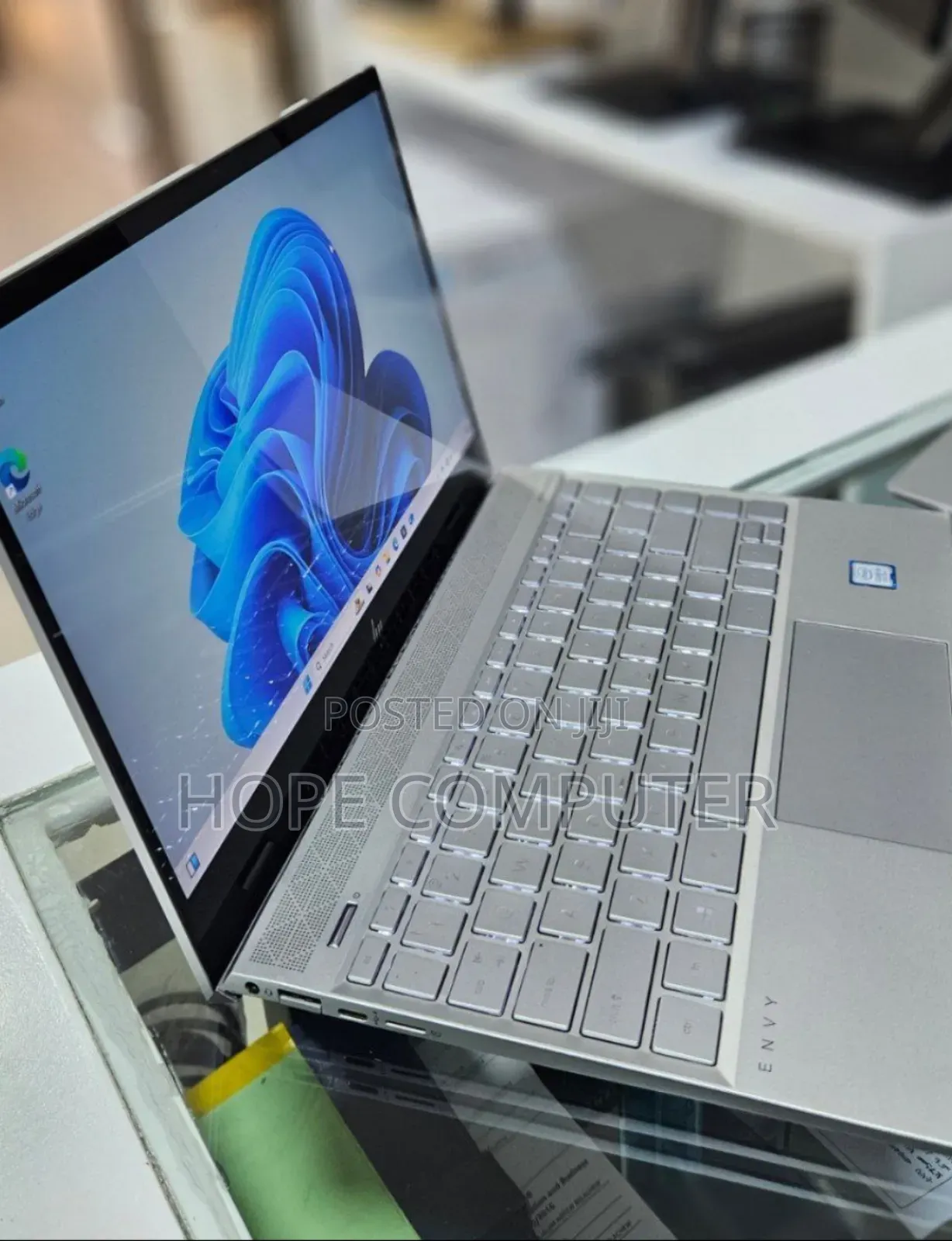 New Laptop HP Envy X360 8GB Intel Core I5 SSD 512GB