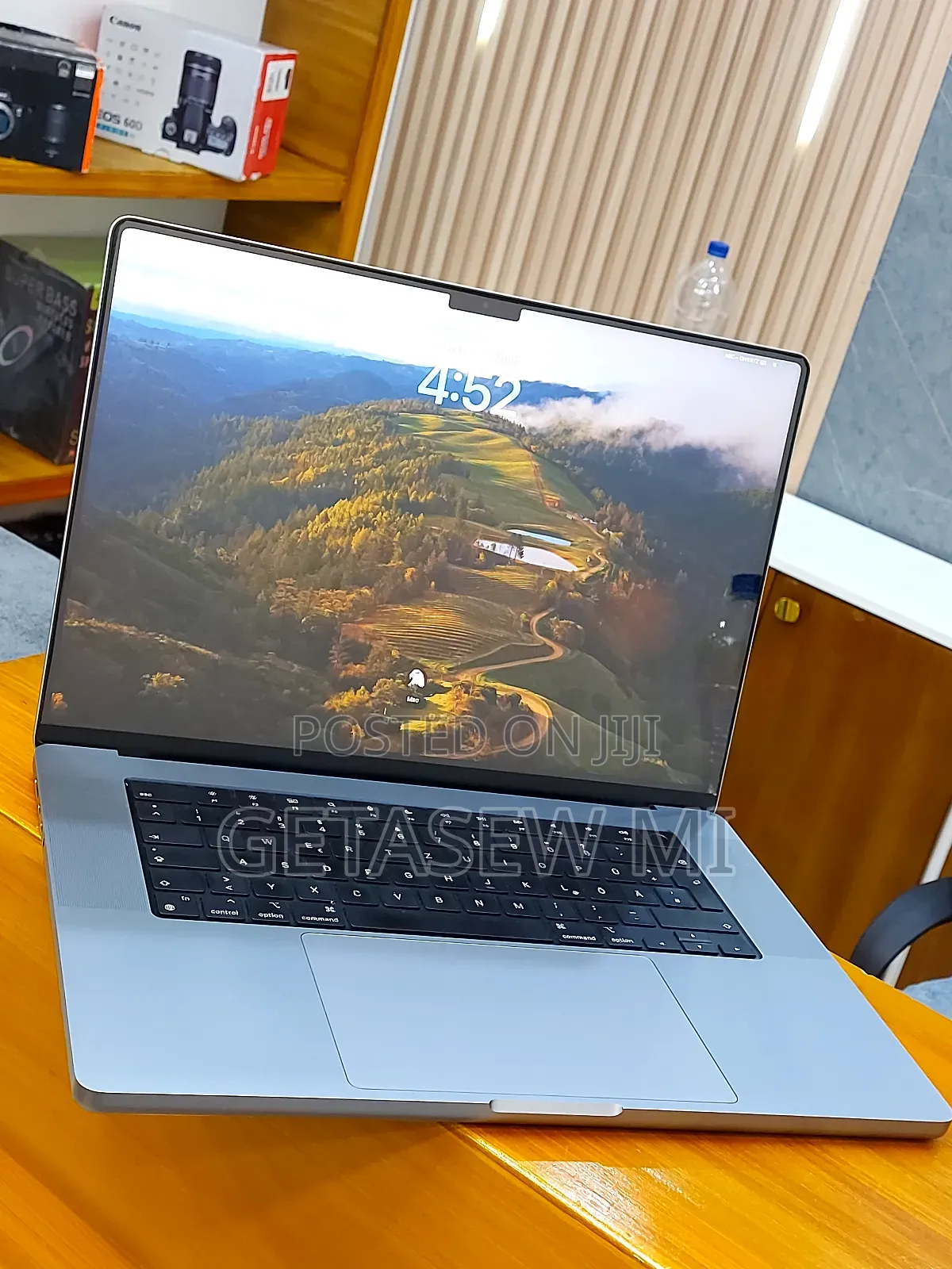 New Laptop Apple MacBook Pro 2021 M1 16GB Apple M1 Pro SSD 1T