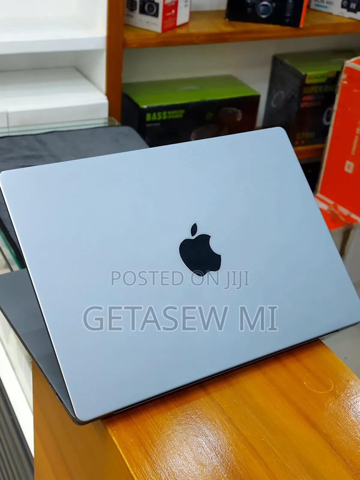 New Laptop Apple MacBook Pro 2021 M1 16GB Apple M1 Pro SSD 1T