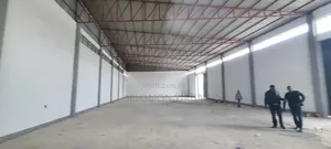 Photo - ለክሬይ የቀረበ መጋዘን ነዉ