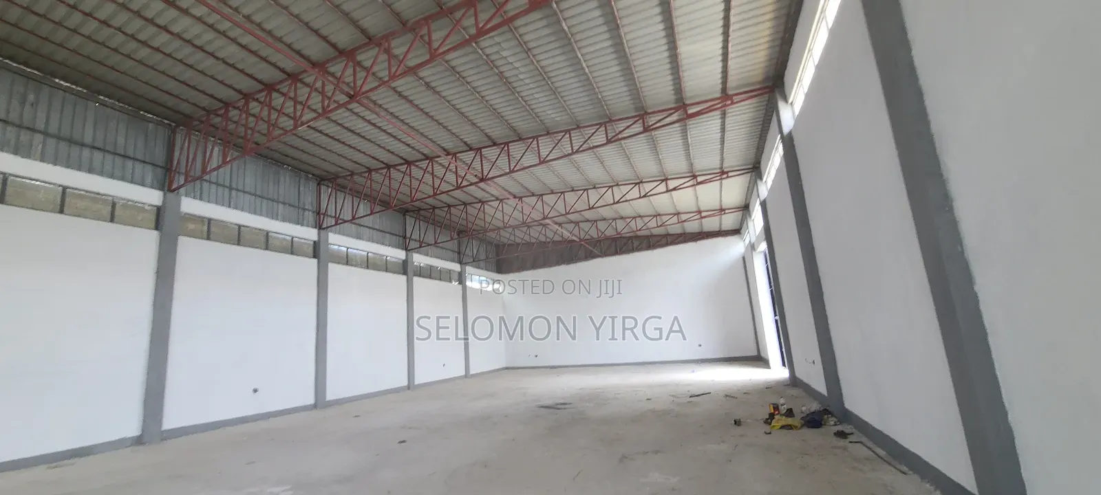 ለክሬይ የቀረበ መጋዘን ነዉ