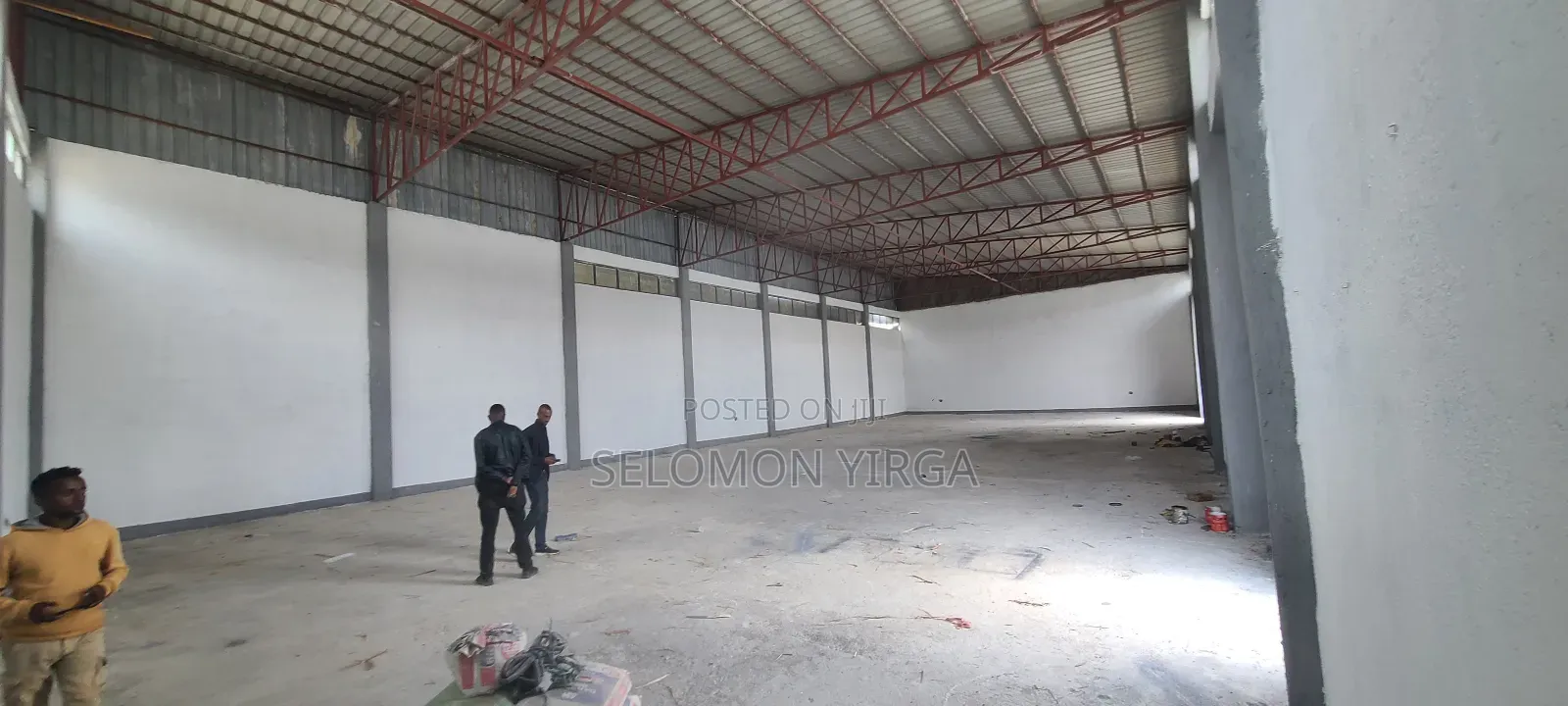 ለክሬይ የቀረበ መጋዘን ነዉ