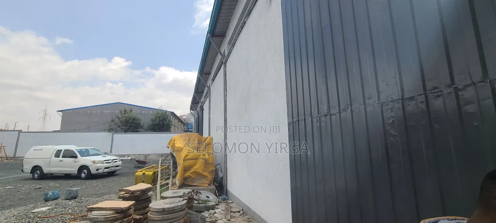 ለክሬይ የቀረበ መጋዘን ነዉ