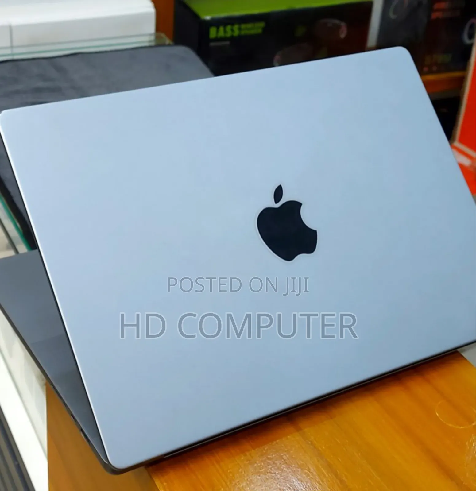 New Laptop Apple MacBook Pro 2021 M1 16GB Apple M1 Pro SSD 1T