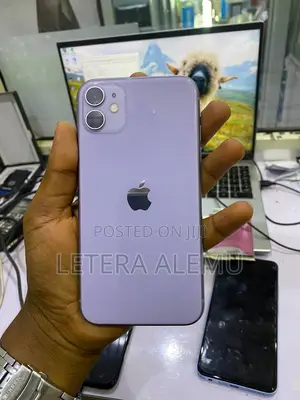 Photo - Apple iPhone 11 64 GB Purple