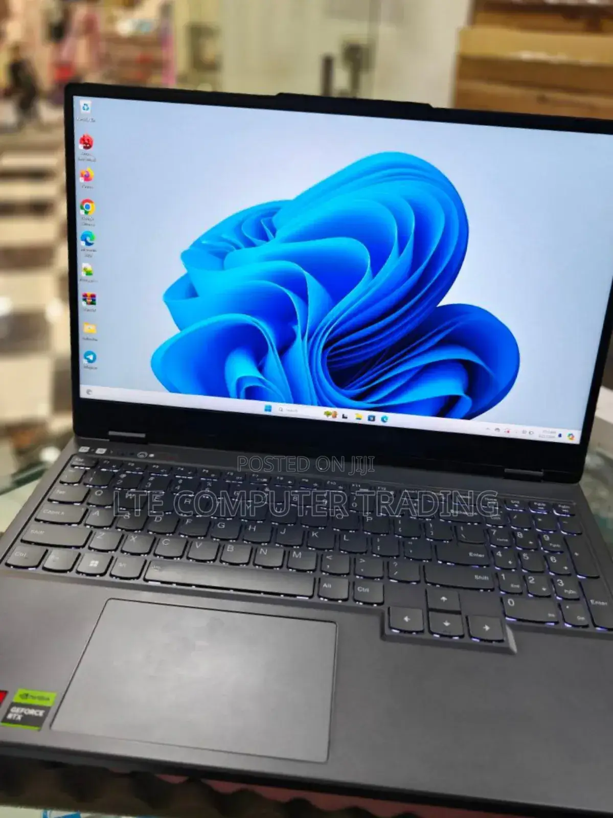 New Laptop Lenovo Legion 5 16GB AMD Ryzen 7 SSD 512GB