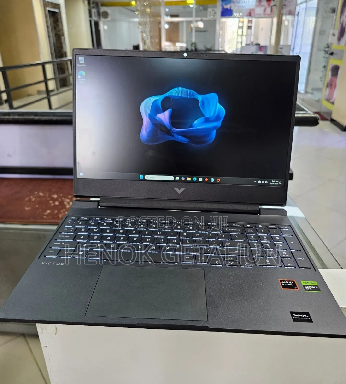 New Laptop HP Victus 15 16GB AMD Ryzen 7 SSD 1T