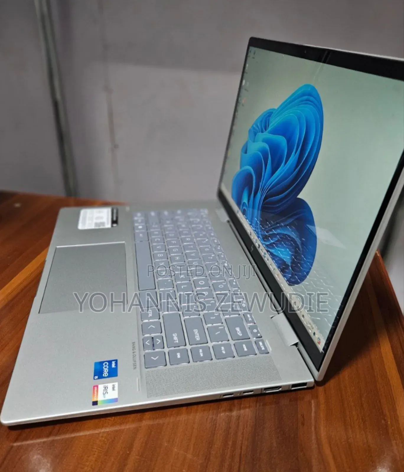 New Laptop HP Envy X360 8GB Intel Core I5 SSD 512GB