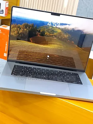 New Laptop Apple MacBook Pro M1 16GB Apple M1 Pro SSD 1T