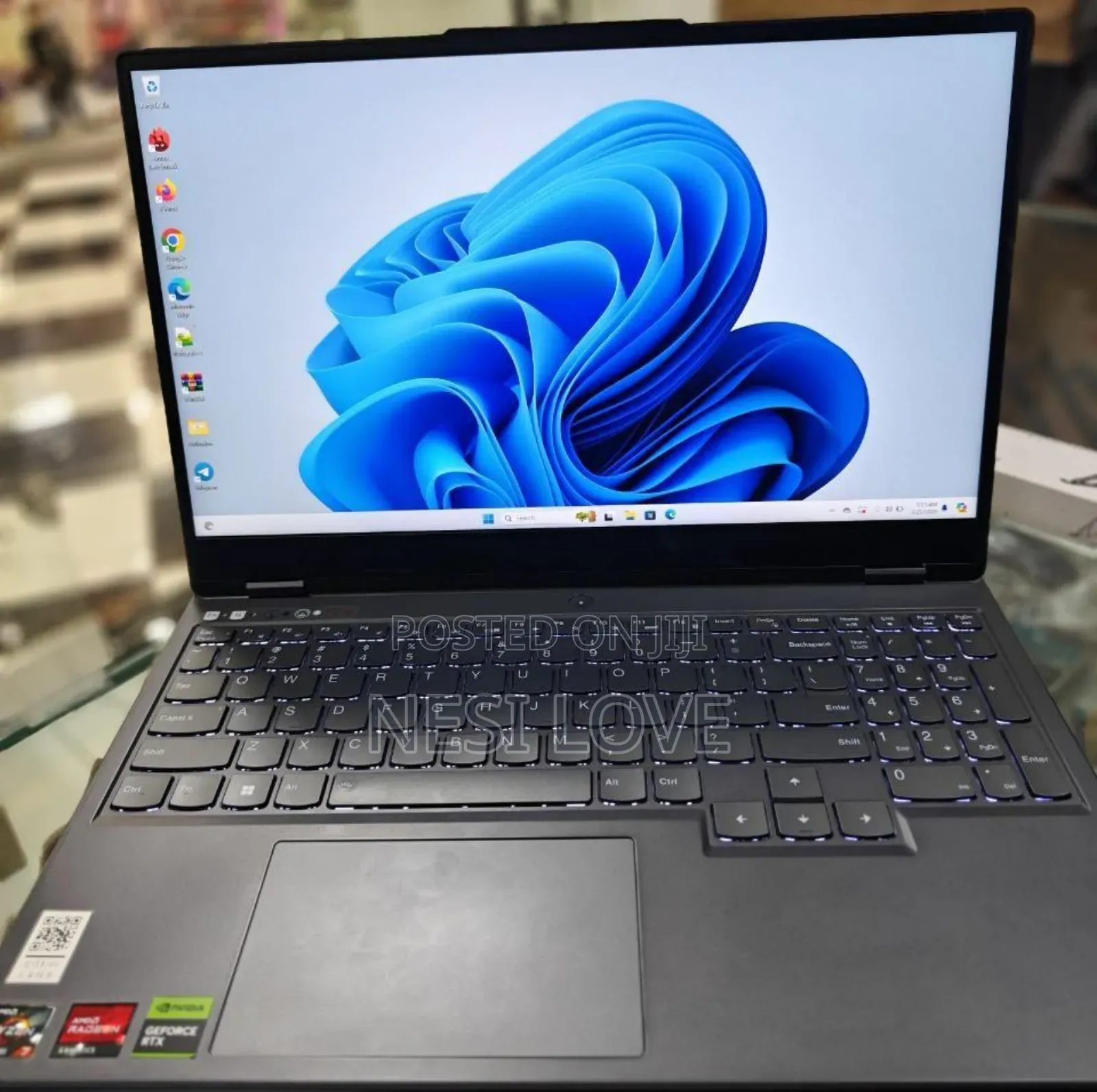 New Laptop Lenovo Legion 5 16GB AMD Ryzen 7 SSD 512GB