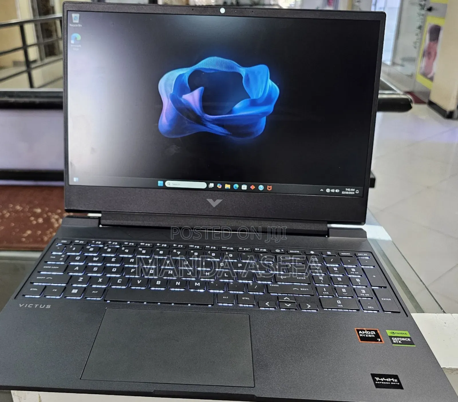New Laptop HP Victus 16 16GB AMD Ryzen 7 SSD 1T