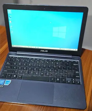 Photo - Laptop Asus VivoBook E12 E203NA 4GB Intel Celeron SSD 32GB
