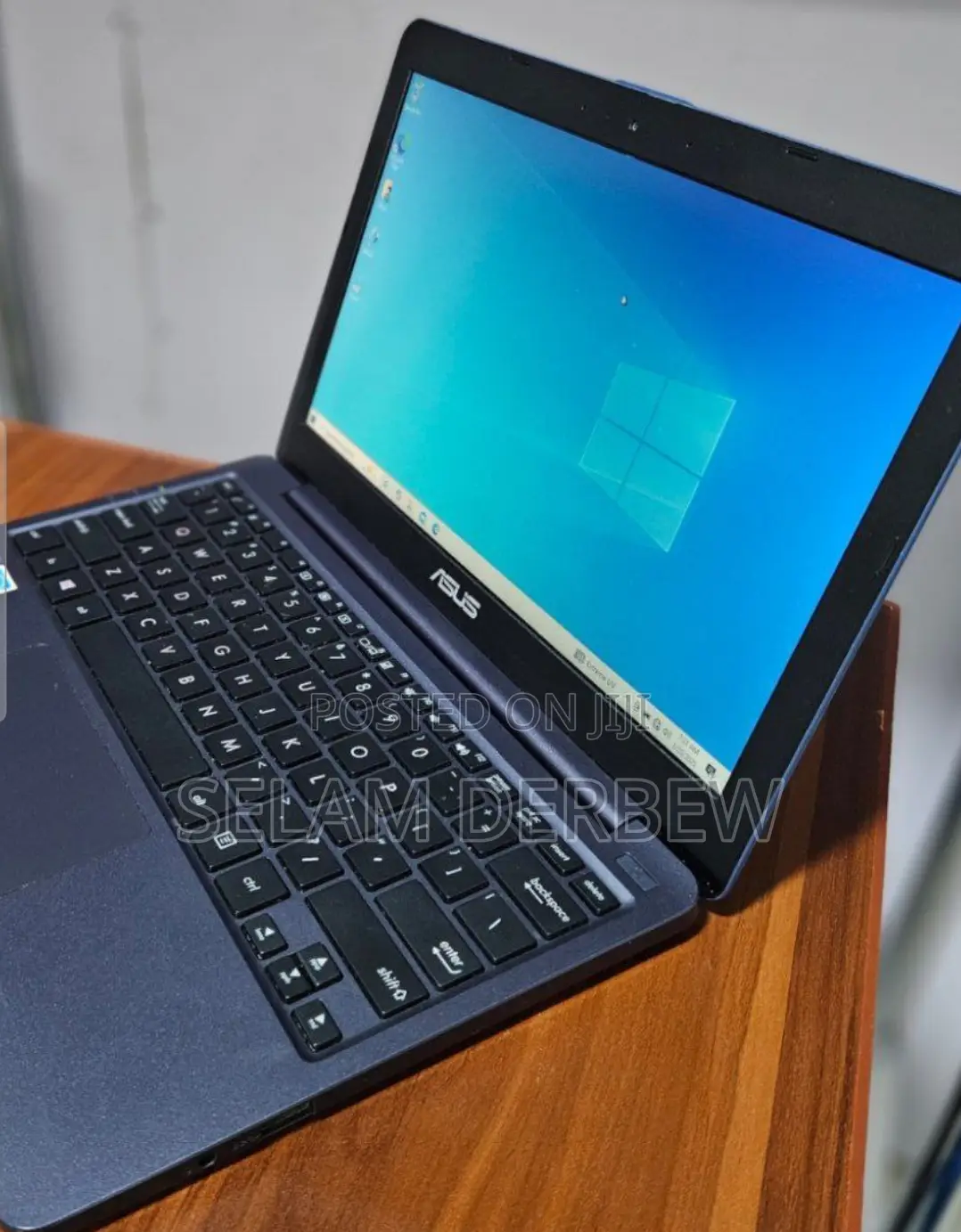 Laptop Asus VivoBook E12 E203NA 4GB Intel Celeron SSD 32GB