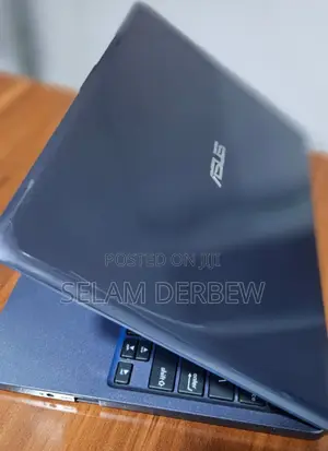 Laptop Asus VivoBook E12 E203NA 4GB Intel Celeron SSD 32GB