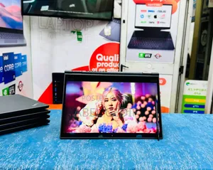 Photo - New Laptop Lenovo ThinkPad Yoga 16GB Intel Core I5 SSD 512GB