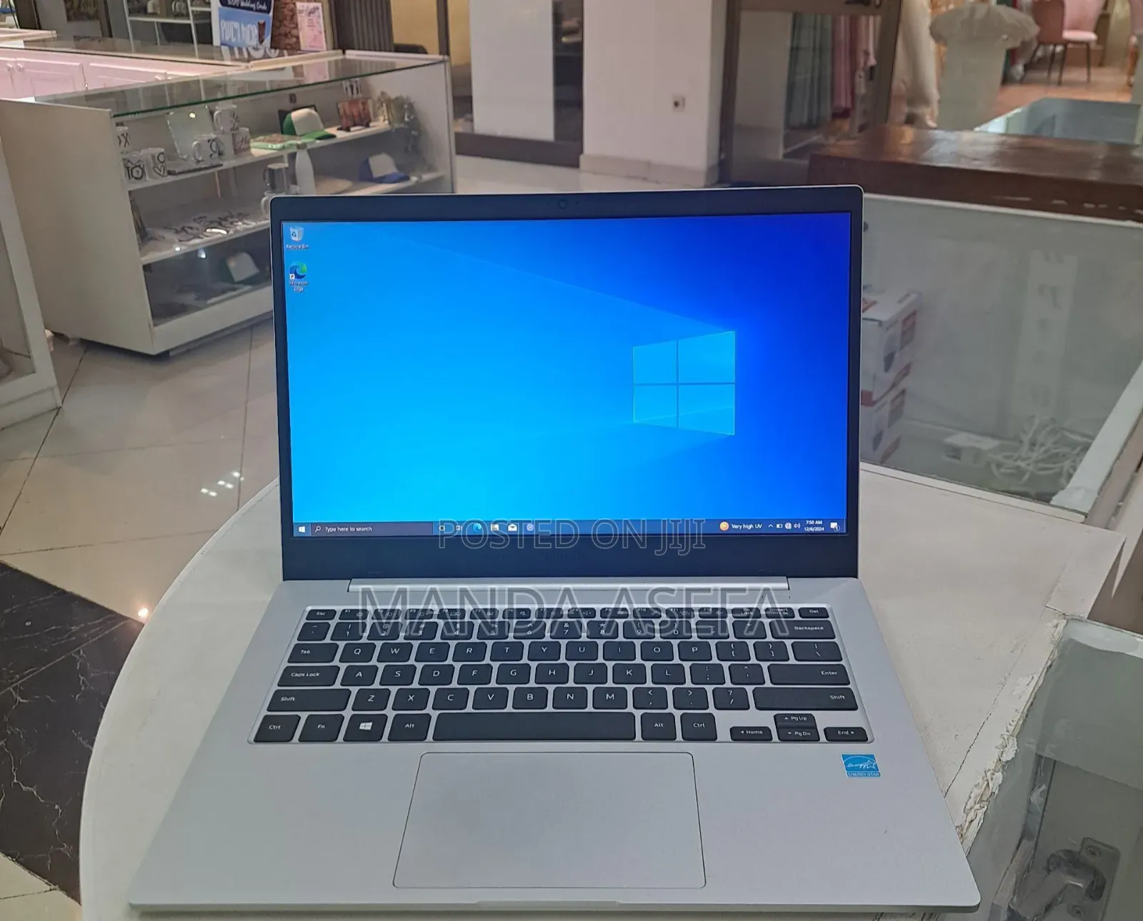 New Laptop Samsung 4GB Intel Pentium SSD 128GB
