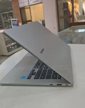 New Laptop Samsung Galaxy Book 2 4GB Intel Pentium SSD 128GB