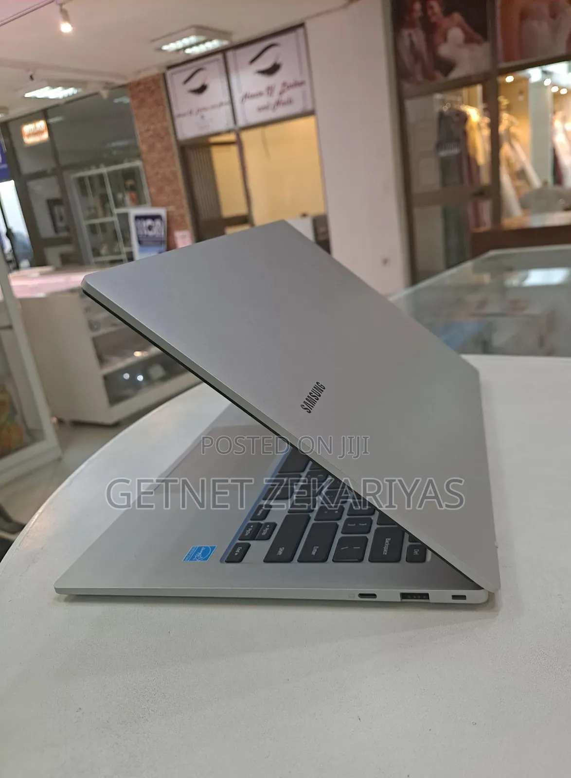 New Laptop Samsung 4GB Intel Pentium SSD 128GB