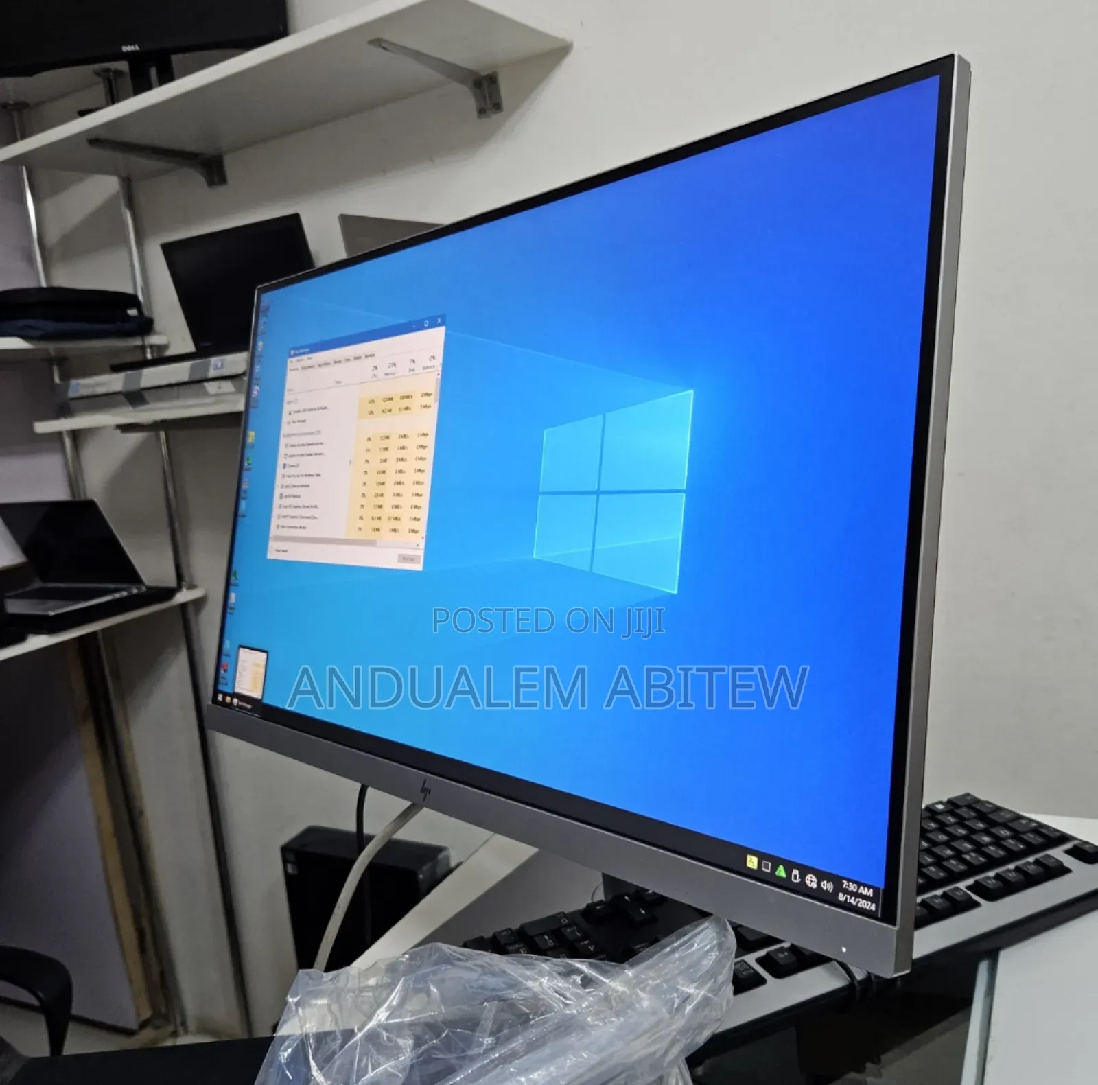 P 24 Inch Frameless Monitor