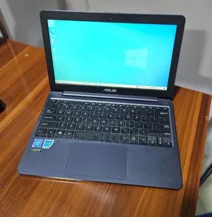 Photo - New Laptop Asus VivoBook V551LB 4GB Intel Celeron SSD 32GB