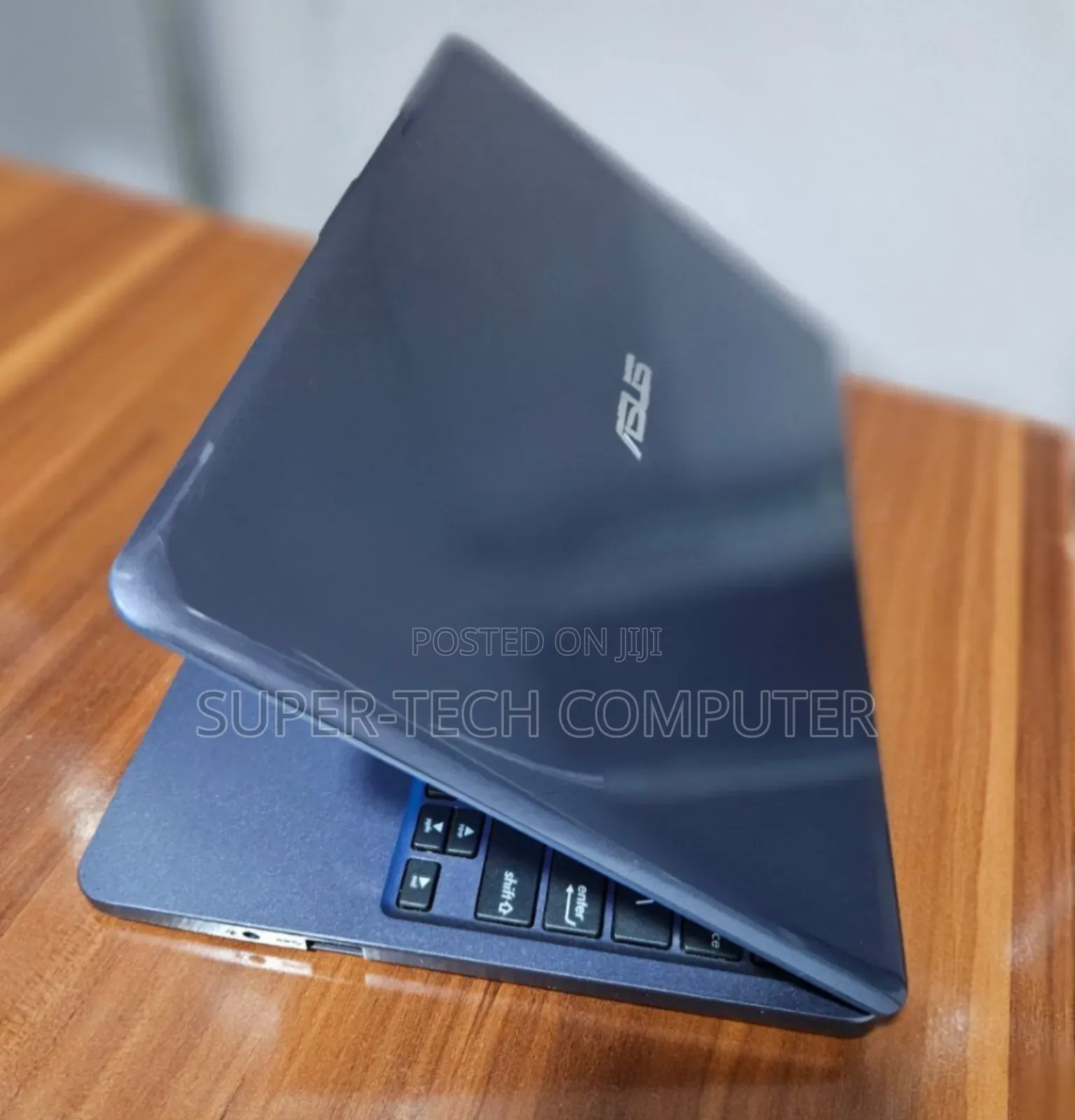 New Laptop Asus VivoBook V551LB 4GB Intel Celeron SSD 32GB