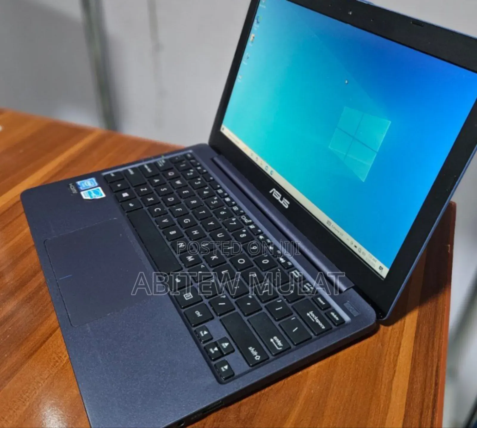 New Laptop Asus VivoBook E12 E203NAH 4GB Intel Celeron SSD 32GB