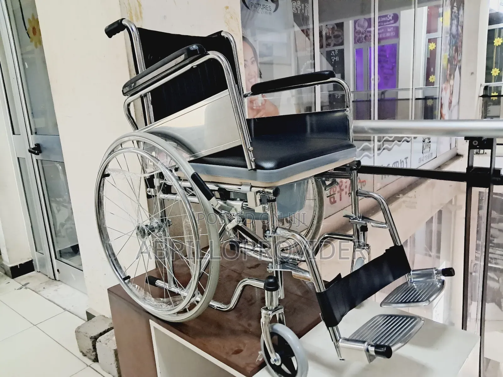 Toilet Wheelchair4wheelchair8wheelchair5wheelchair5wheelchai