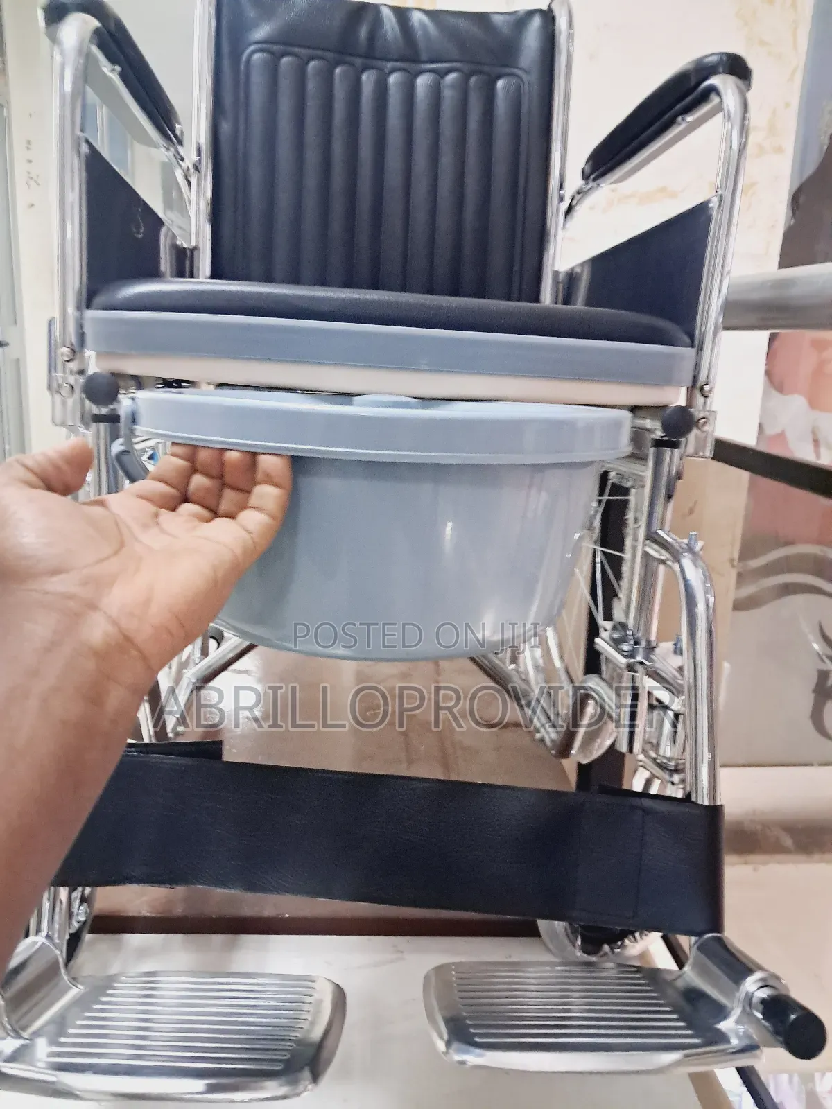 Toilet Wheelchair8wheelchair9wheelchair3wheelchair2wheelchai