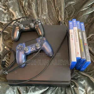 Playstation 4 Slim