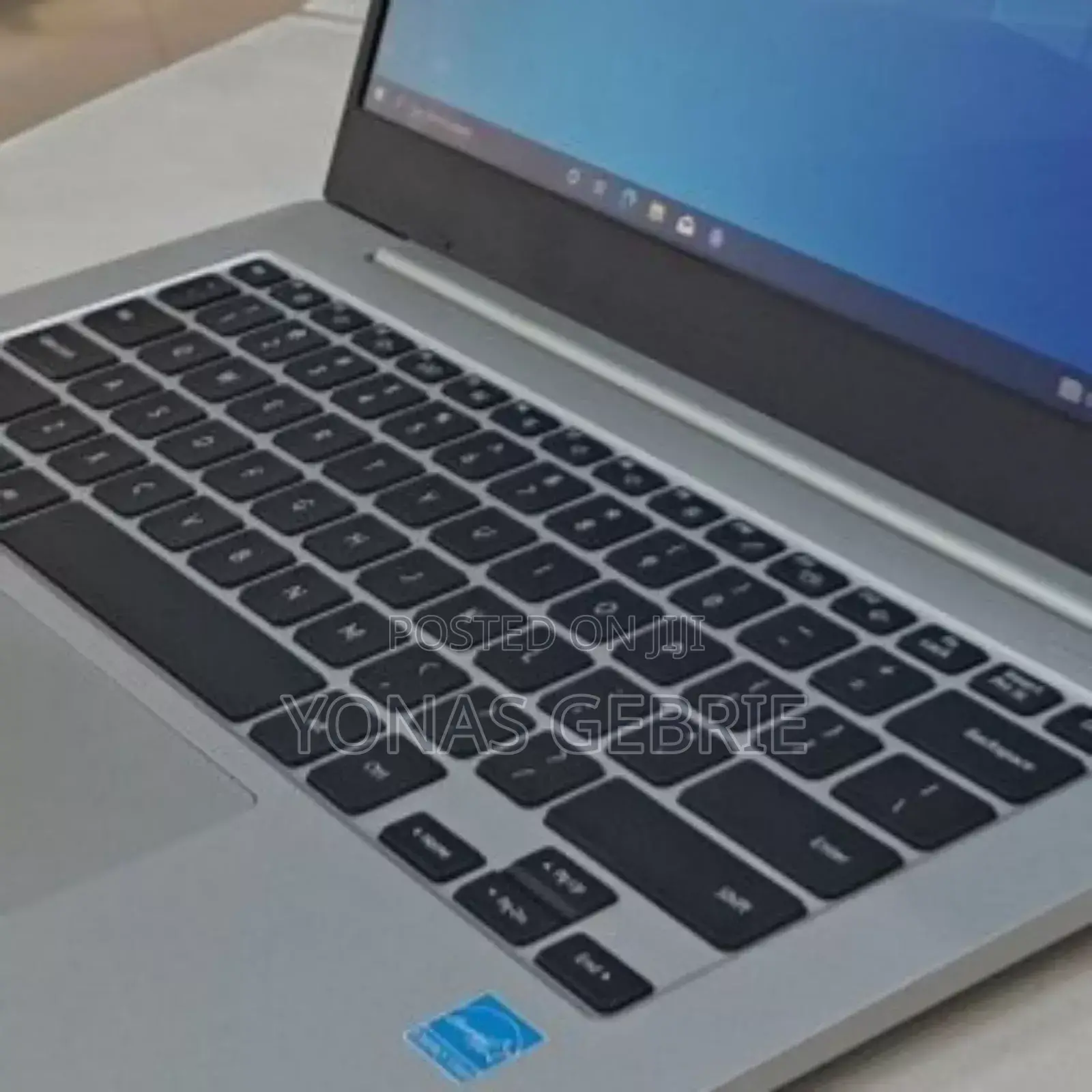 New Laptop Samsung 4GB Qualcomm Snapdragon X Elite SSD 128GB