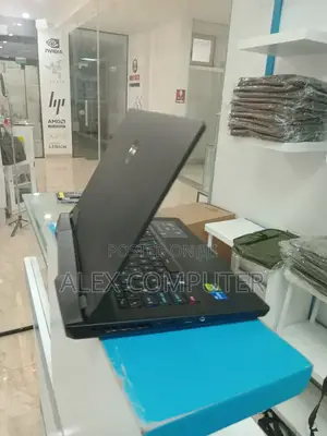 New Laptop MSI Vector GP66HX 12UGS 32GB Intel Core I7 SSD 1T