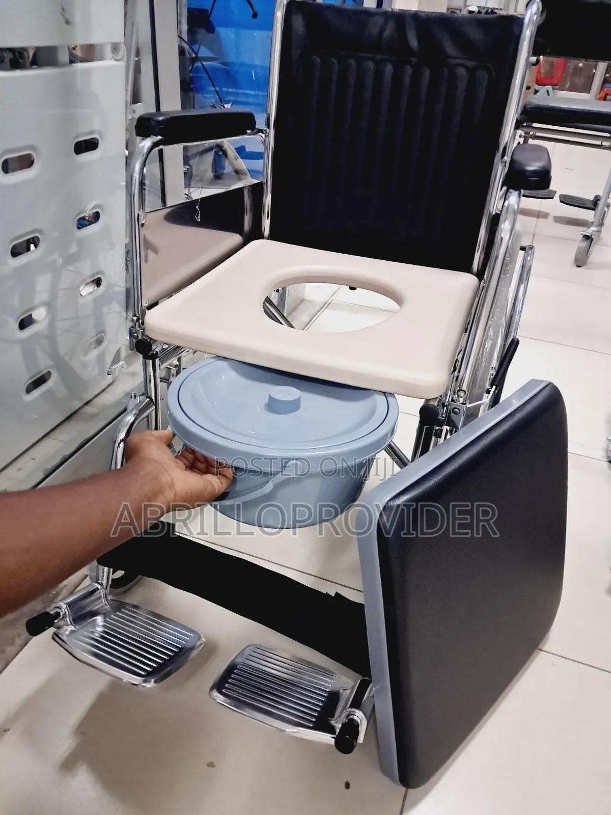 Toilet Wheelchair7wheelchair9wheelchair4wheelchair3wheelchai
