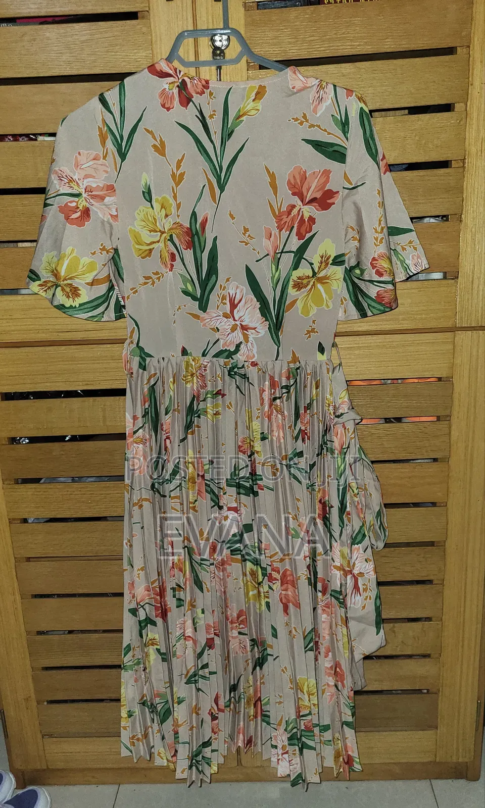 Beautiful Pretty Little Thing Floral Dress Size 6