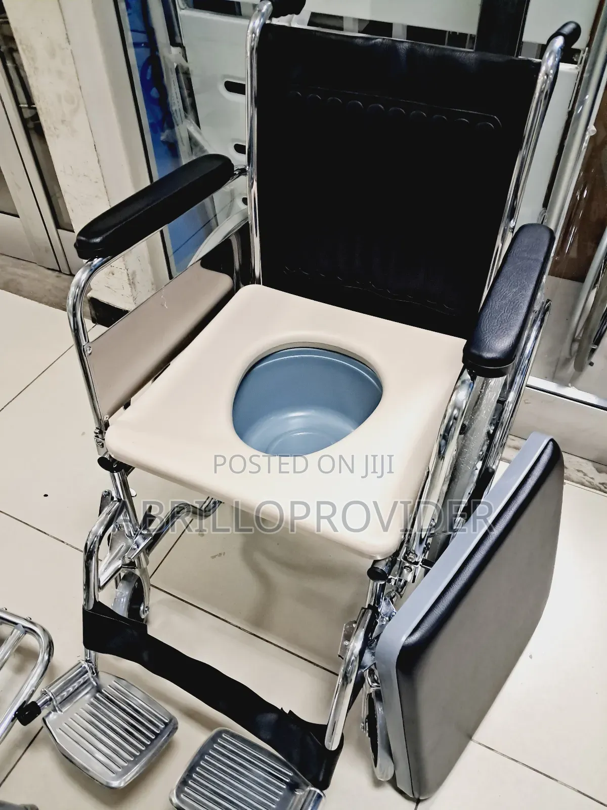 Toilet Wheelchair5wheelchair3wheelchair4wheelchair3wheelchai