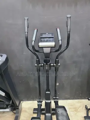 Photo - የቤት ዉስጥ ዘመናዊ Adidas X21 Cross Trainer